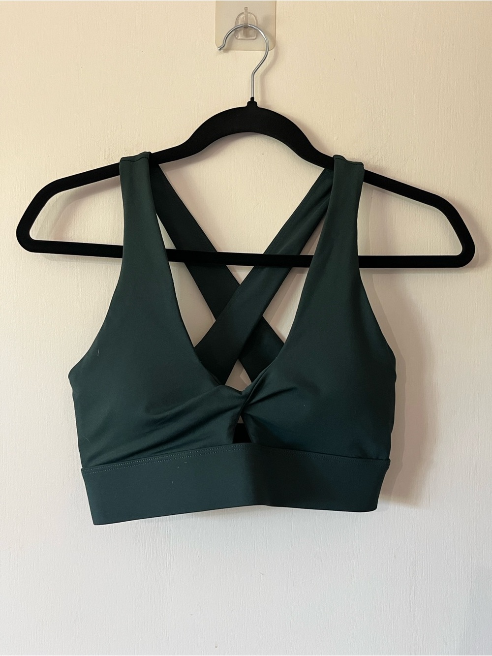Fabletics Twisted Front Crisscross Sports Bra - Deep Green